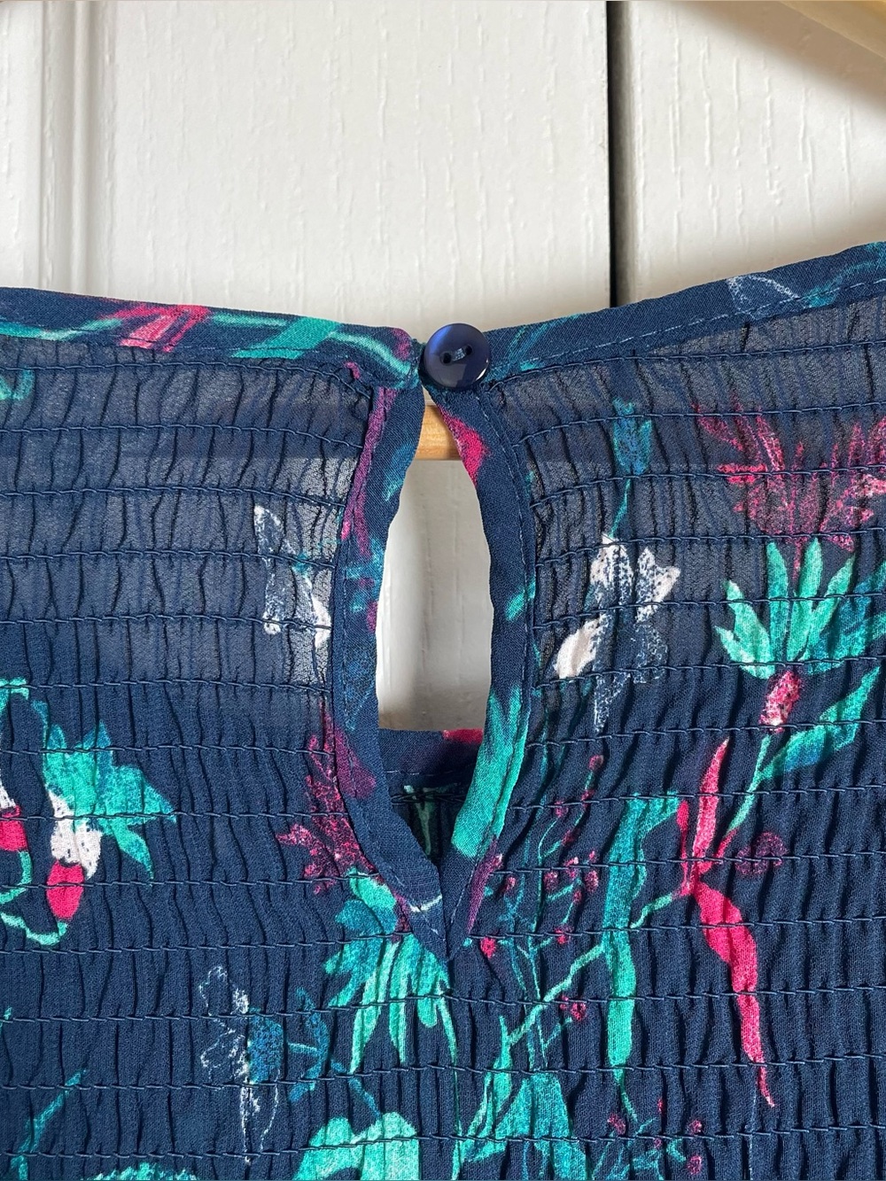 NWOT Terra & Sky Smocked Woven Top Blouse Women's 1X Blue Floral Sheer Relaxed - Picture 6 of 11